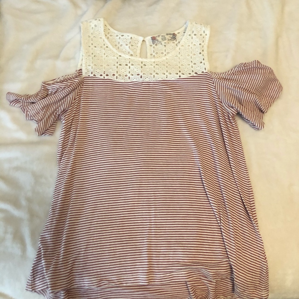 Cold shoulder top